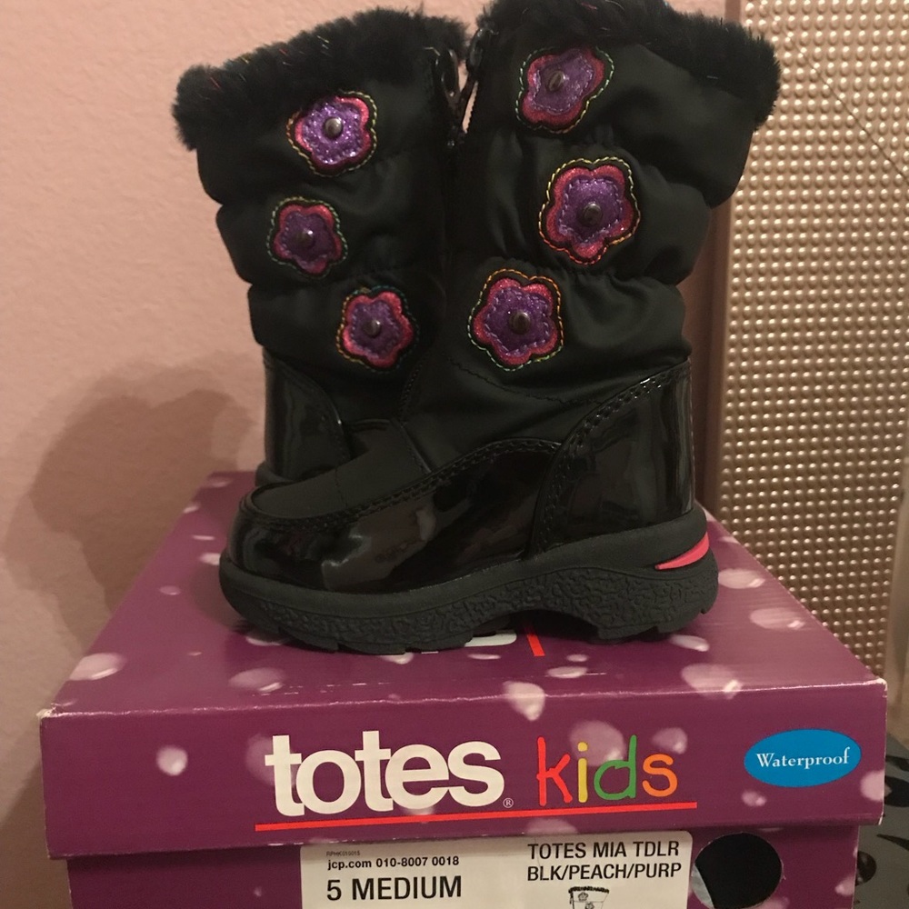 Totes Rain/Snow boots Size 5 Toddler